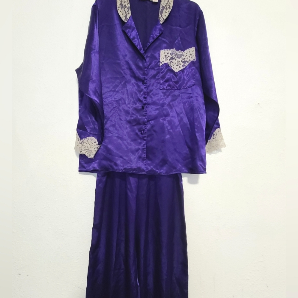 Vintage gold lable Victoria's secret jammie set satin purple
